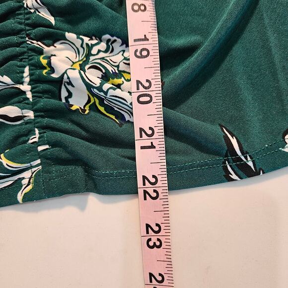 Women's White House Black Market Flair Sleeve Top, Size Med. - Picture 9 of 9